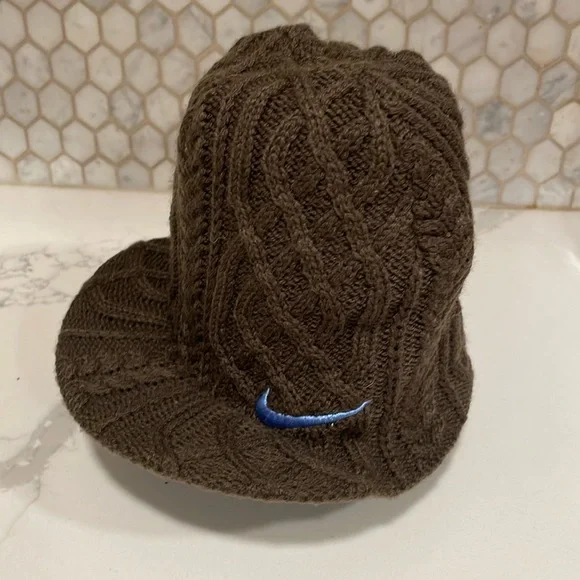 Nike Hat Youth Reversible Brown Blue Knit Sideways Rim Beanie Logo Swoosh Kids S - Picture 1 of 10